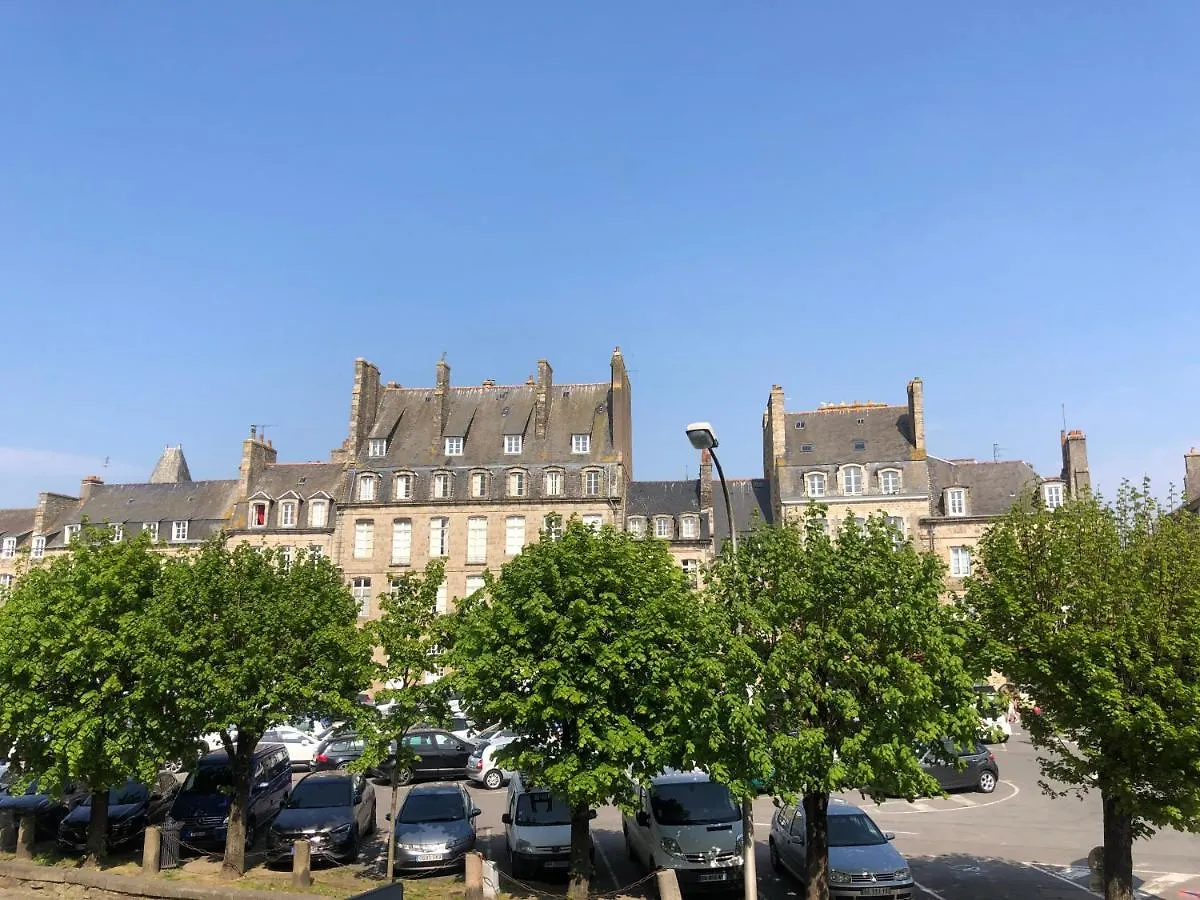L'Aparthe Dinan - Vue Sur La Place Du Marche
